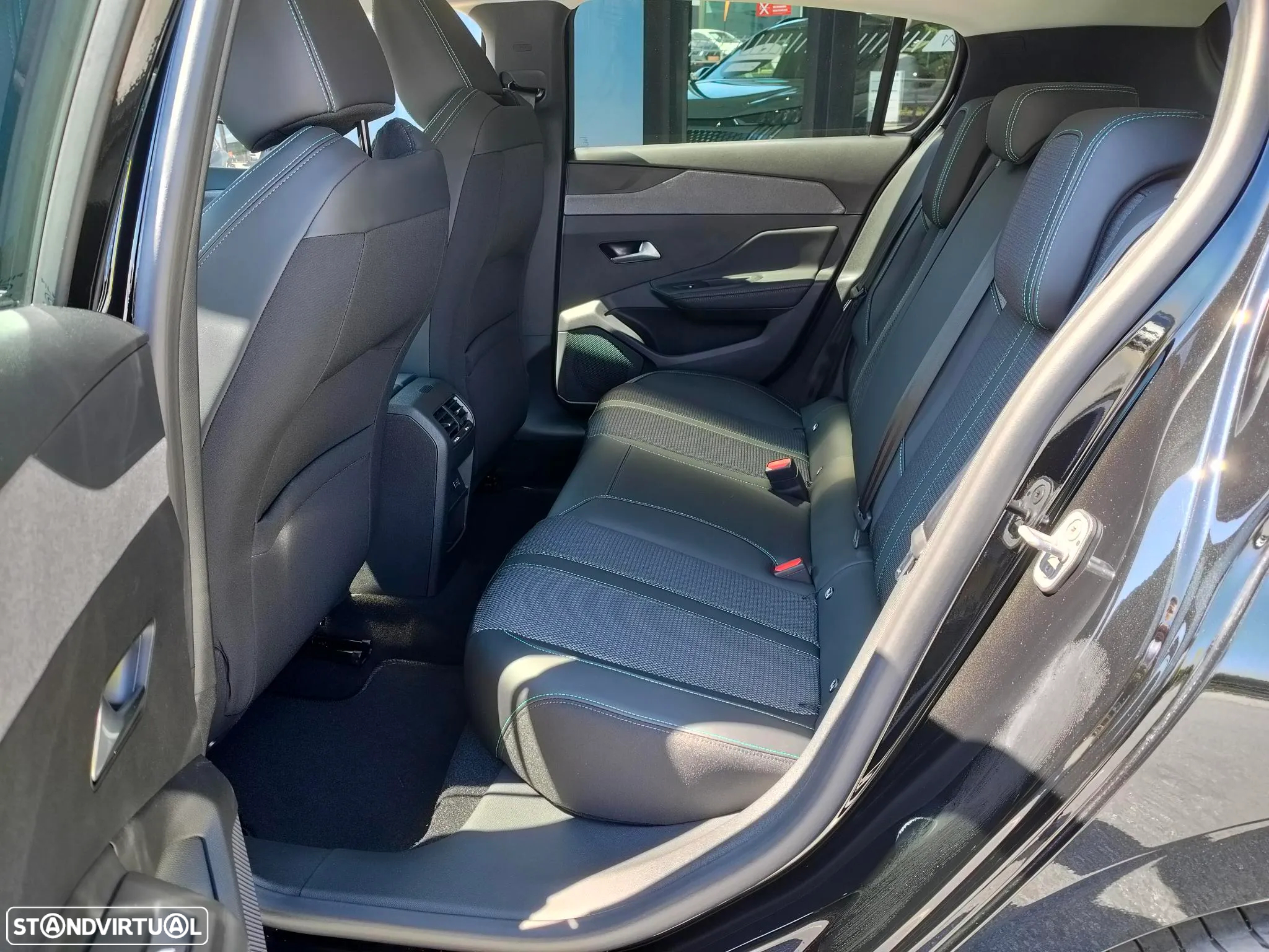 Peugeot 308 1.6 Hybrid Allure e-EAT8 - 10