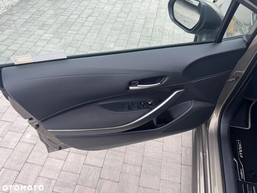 Toyota Corolla 2.0 Hybrid Comfort - 13