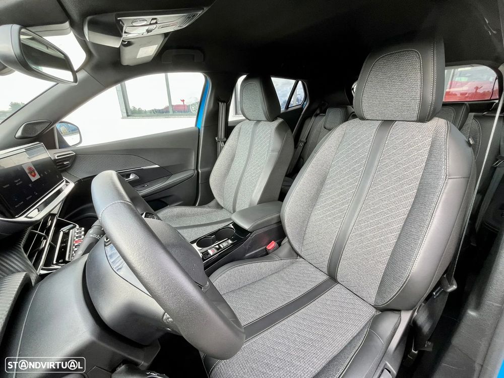 Peugeot 2008 1.2 PureTech Allure - 11