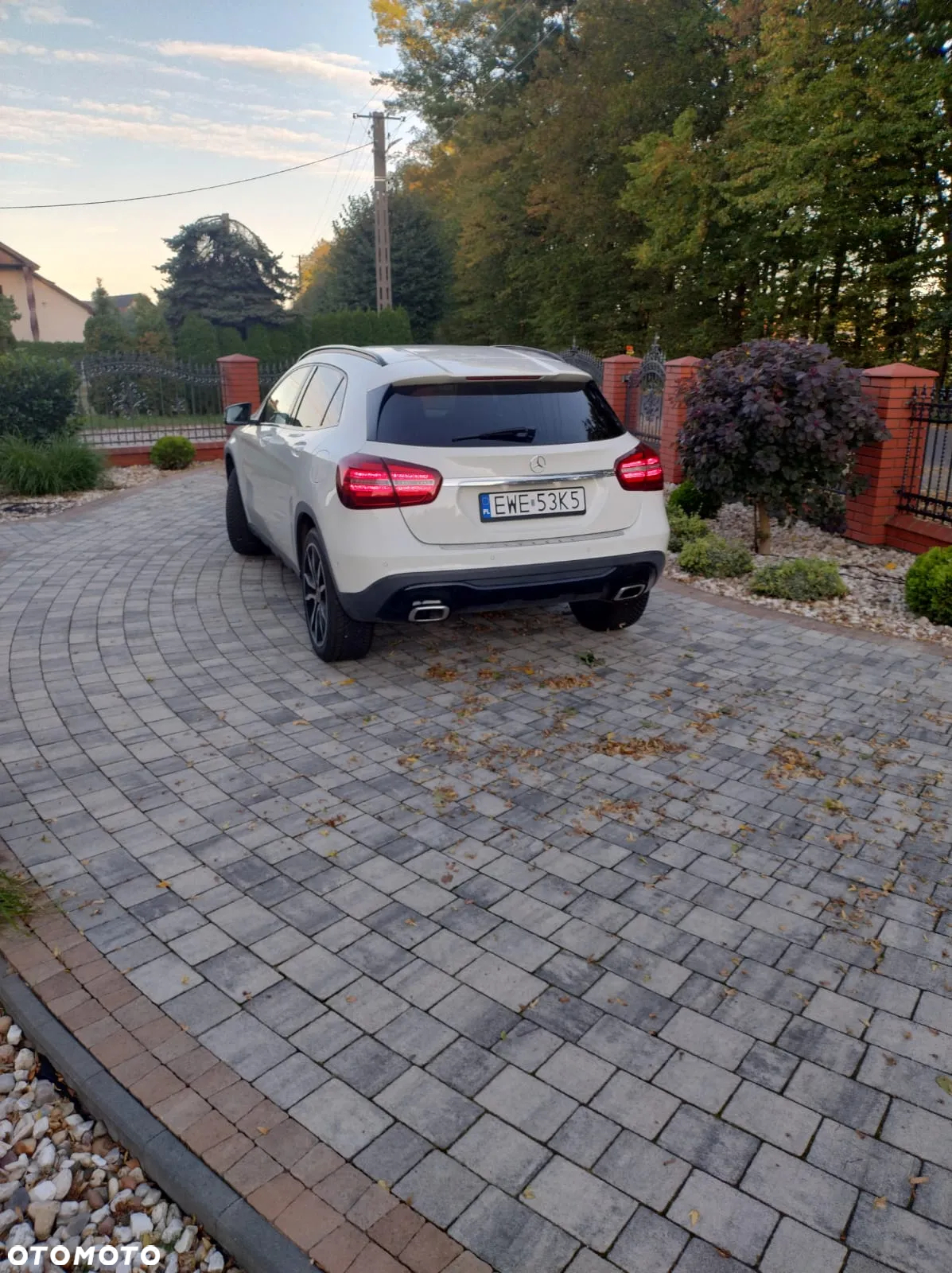 Mercedes-Benz GLA 180 d 7G-DCT - 3