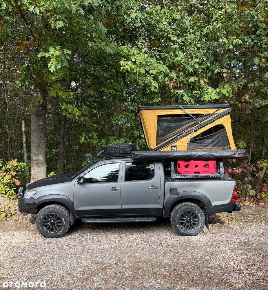 Toyota Hilux 3.0 D-4D SR5 - 18