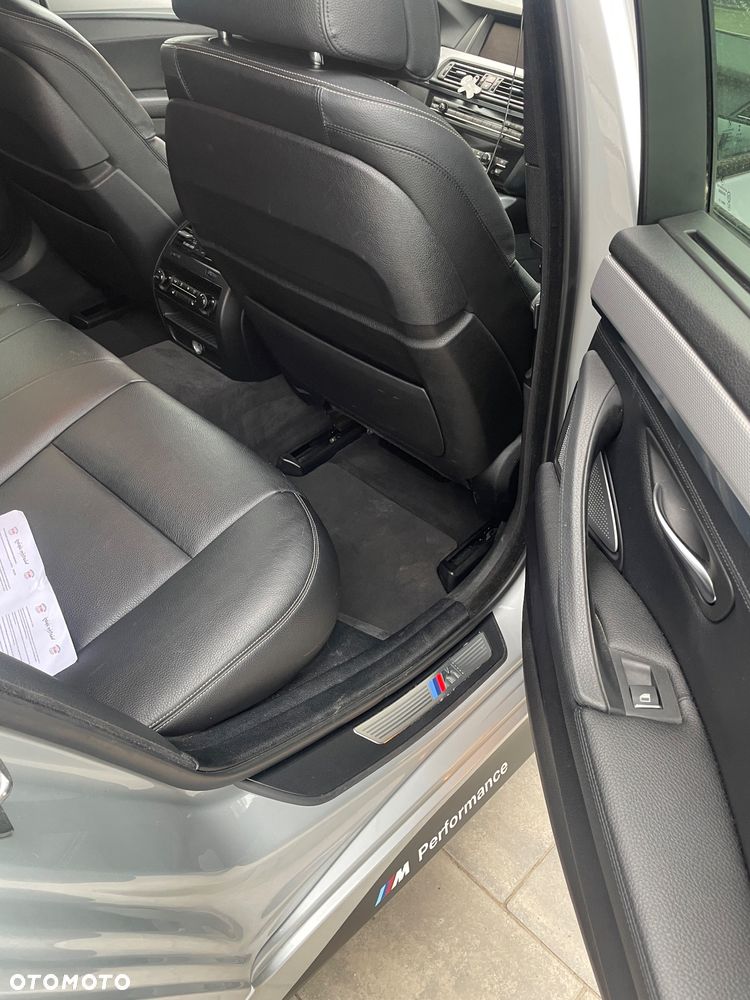 BMW Seria 5 M550d xDrive - 24