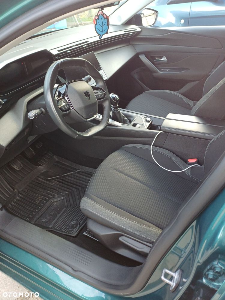 Peugeot 308 - 8