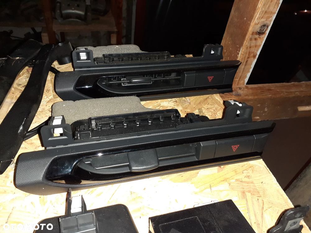 12197 Kratka nawiewu przelacznik awaryjnych Mazda MX-5 ND 15- - 1