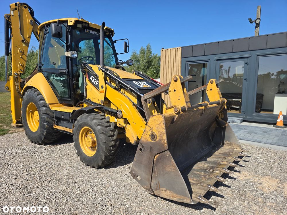 Caterpillar - 2