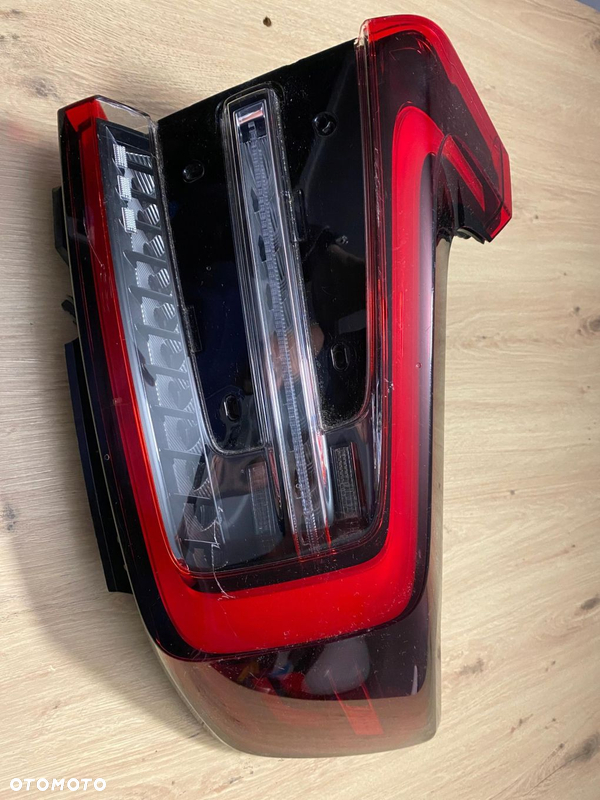 PRAWA LAMPA REFLEKTOR TYŁ LED VOLVO C40 32365667 NOWA ORYGINAŁ