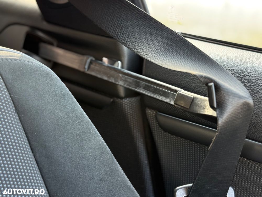 BMW Seria 3 320d DPF Aut. - 26