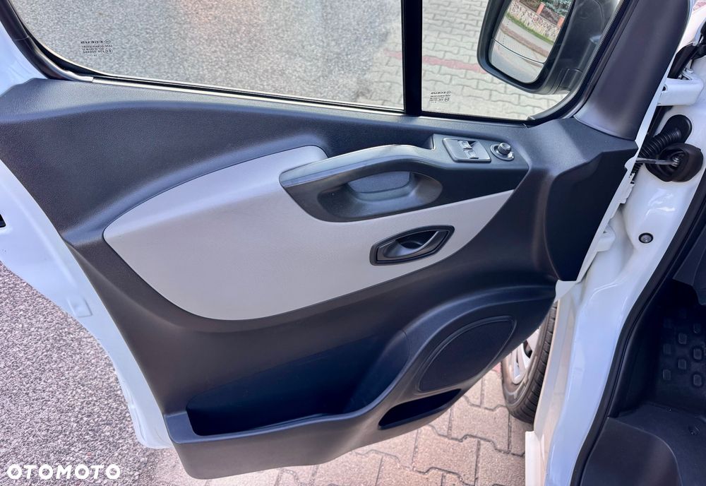 Renault Trafic - 12