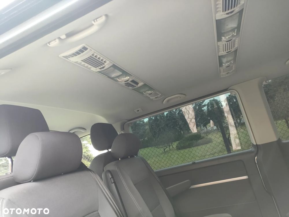 Volkswagen Multivan - 13