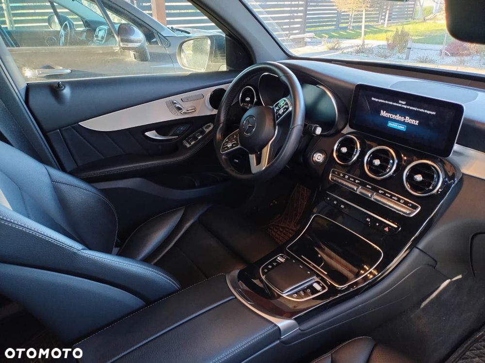 Mercedes-Benz GLC 300 4Matic 9G-TRONIC AMG Line - 16