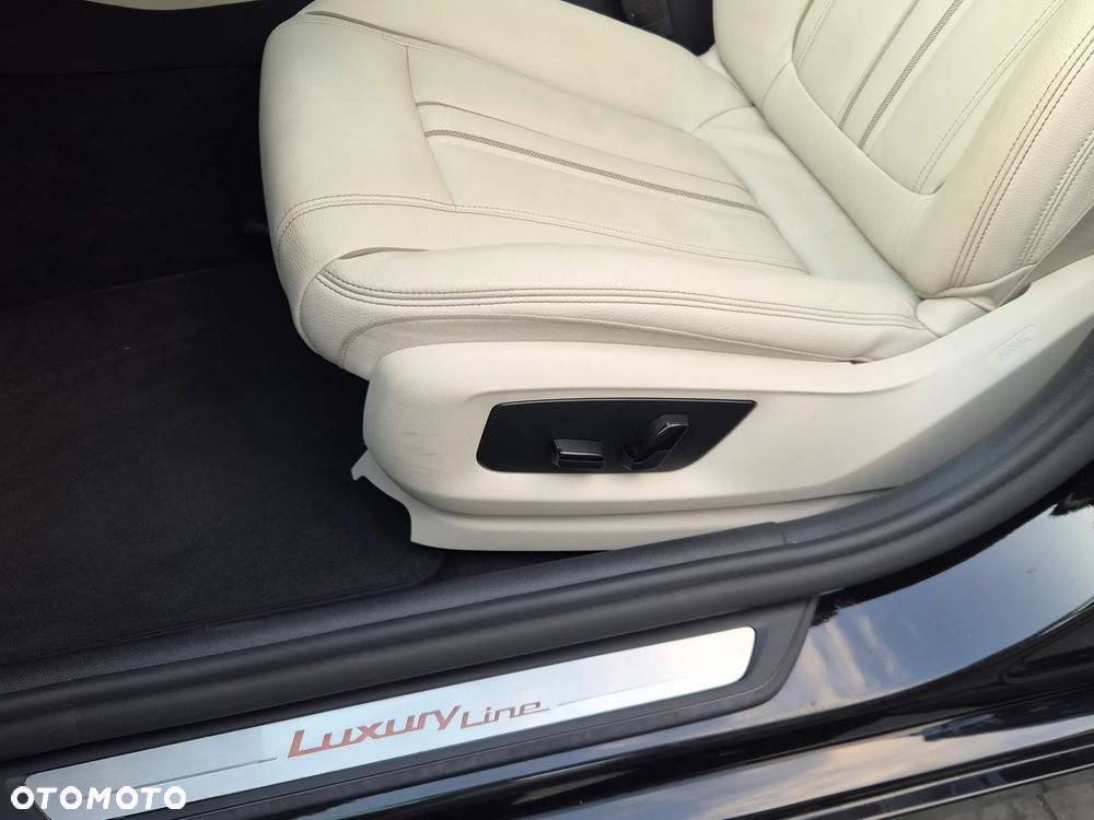 BMW Seria 5 520d xDrive Luxury Line sport - 18