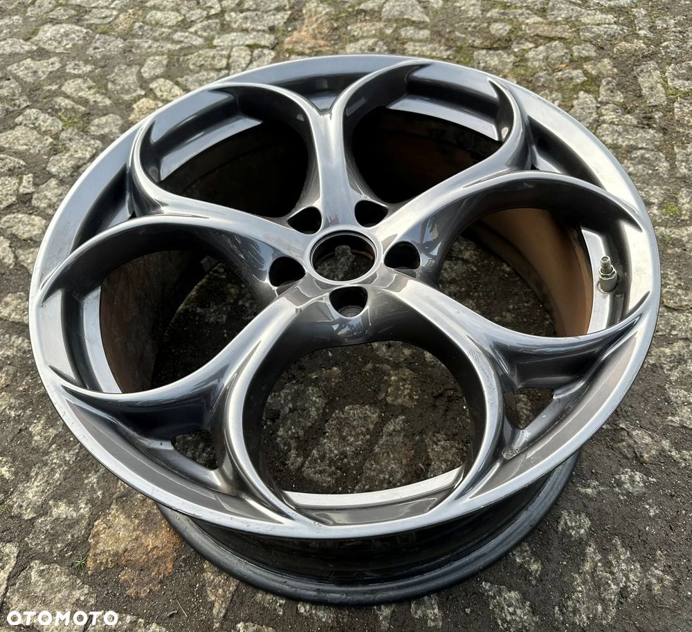 Felga Alfa Romeo 5x110 Giulia 8J x 19 ET 33 1561077474 - 4