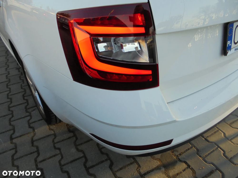 Skoda Octavia 2.0 TDI DSG Ambition - 38