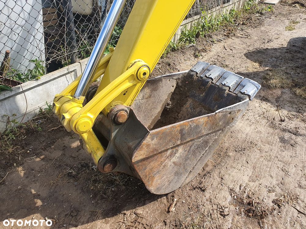 Komatsu pc75uu - 10