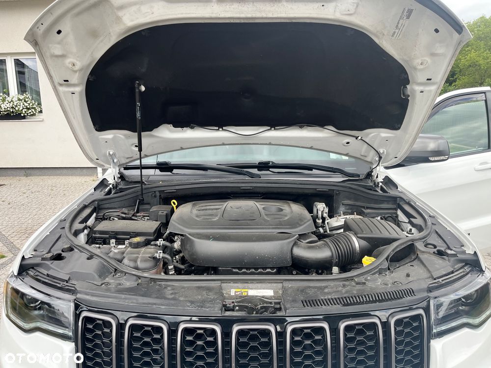 Jeep Grand Cherokee - 21