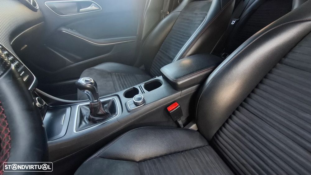 Mercedes-Benz A 180 CDI AMG Line - 24