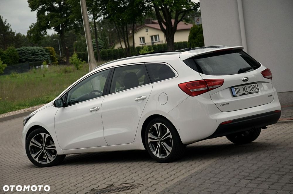 Kia Ceed - 12