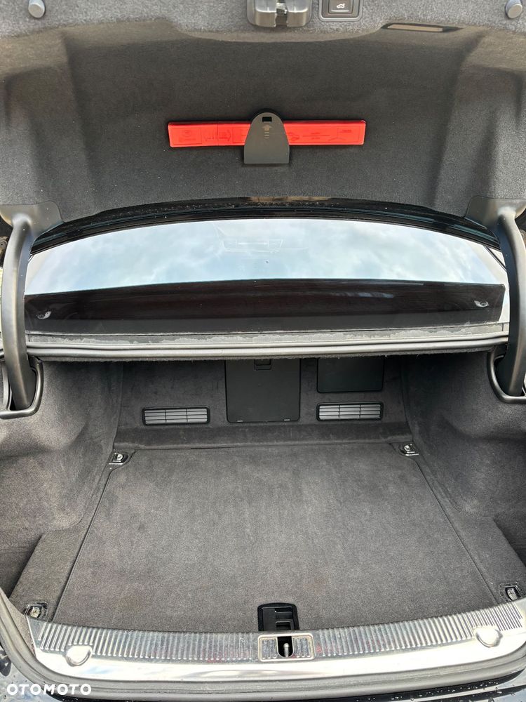 Audi S8 - 32