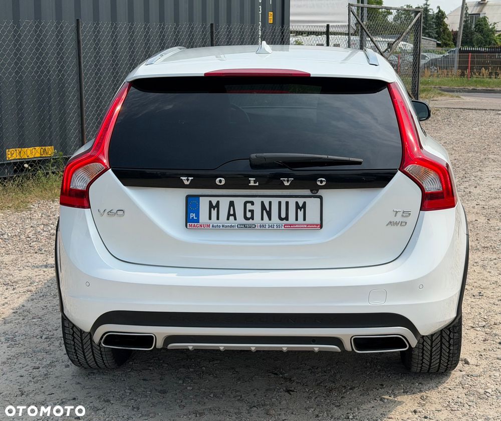 Volvo V60 Cross Country T5 AWD Geartronic Summum - 35