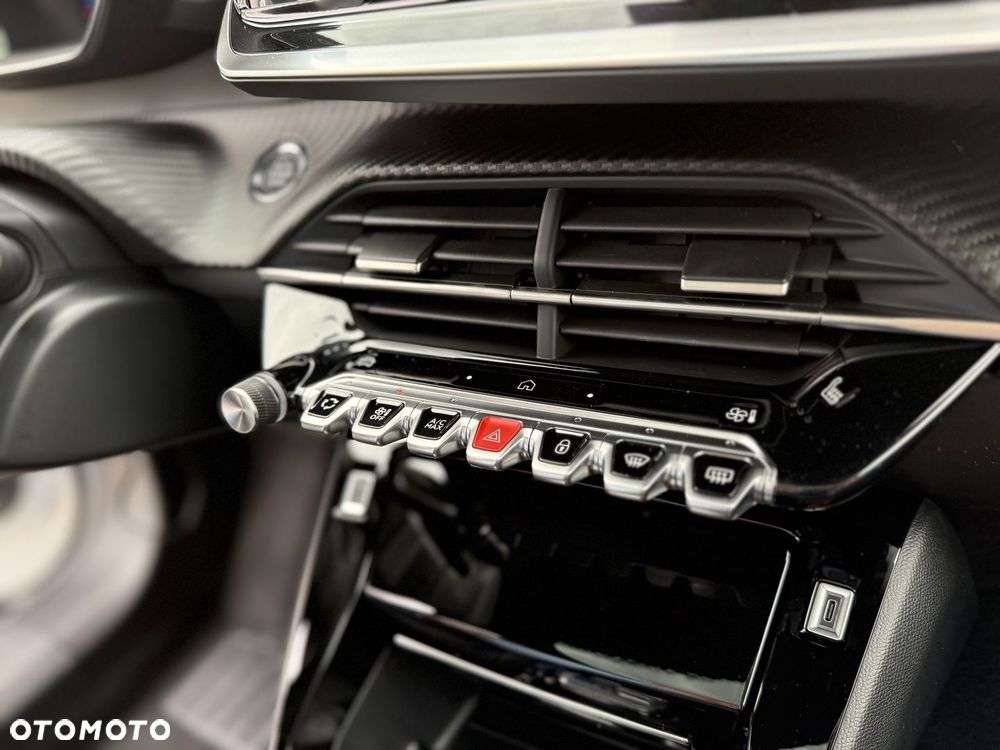 Peugeot 2008 PureTech mHEV GT E-DCS6 - 24