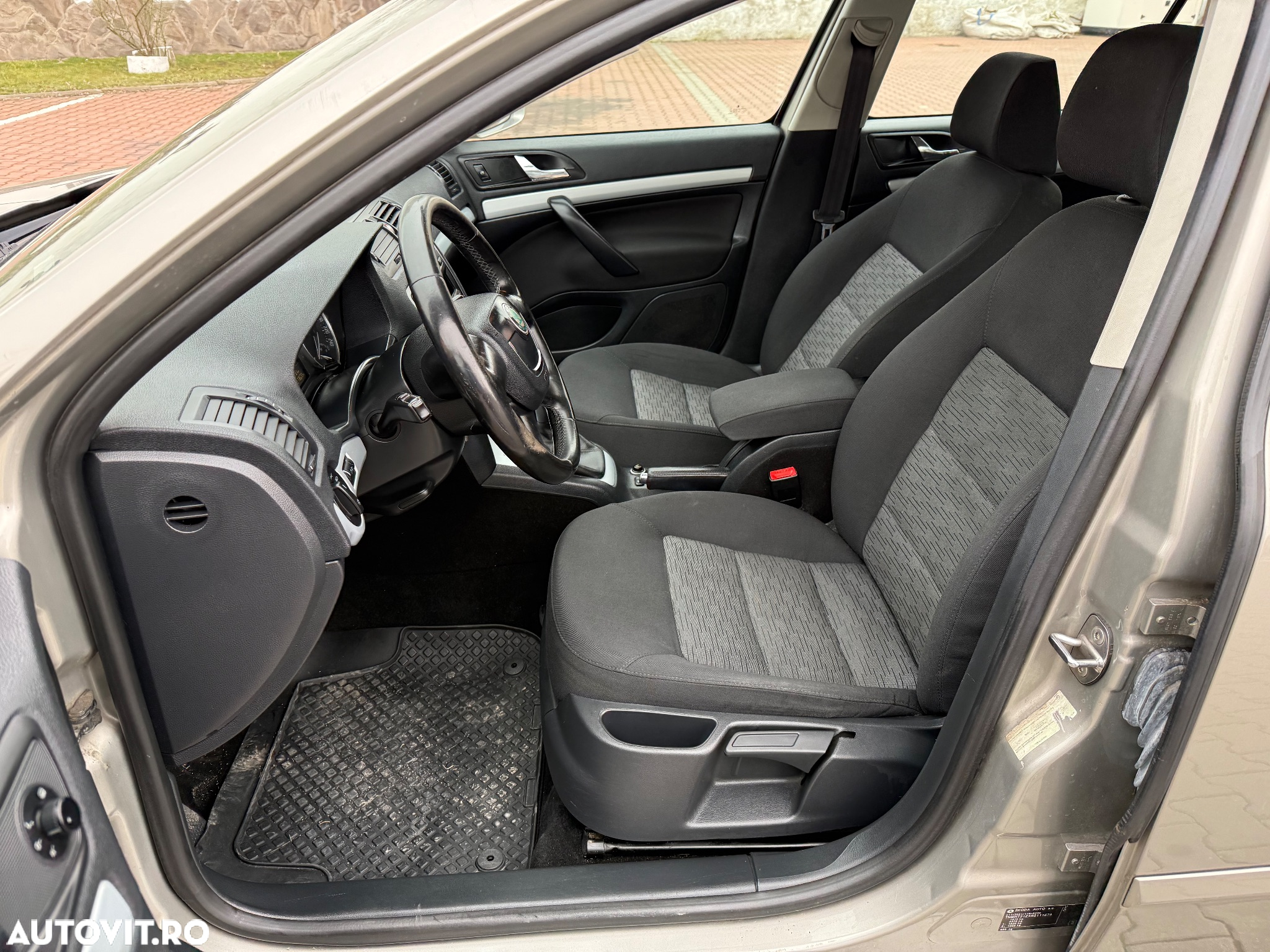 Skoda Octavia Combi 1.6 TDI Edition - 8