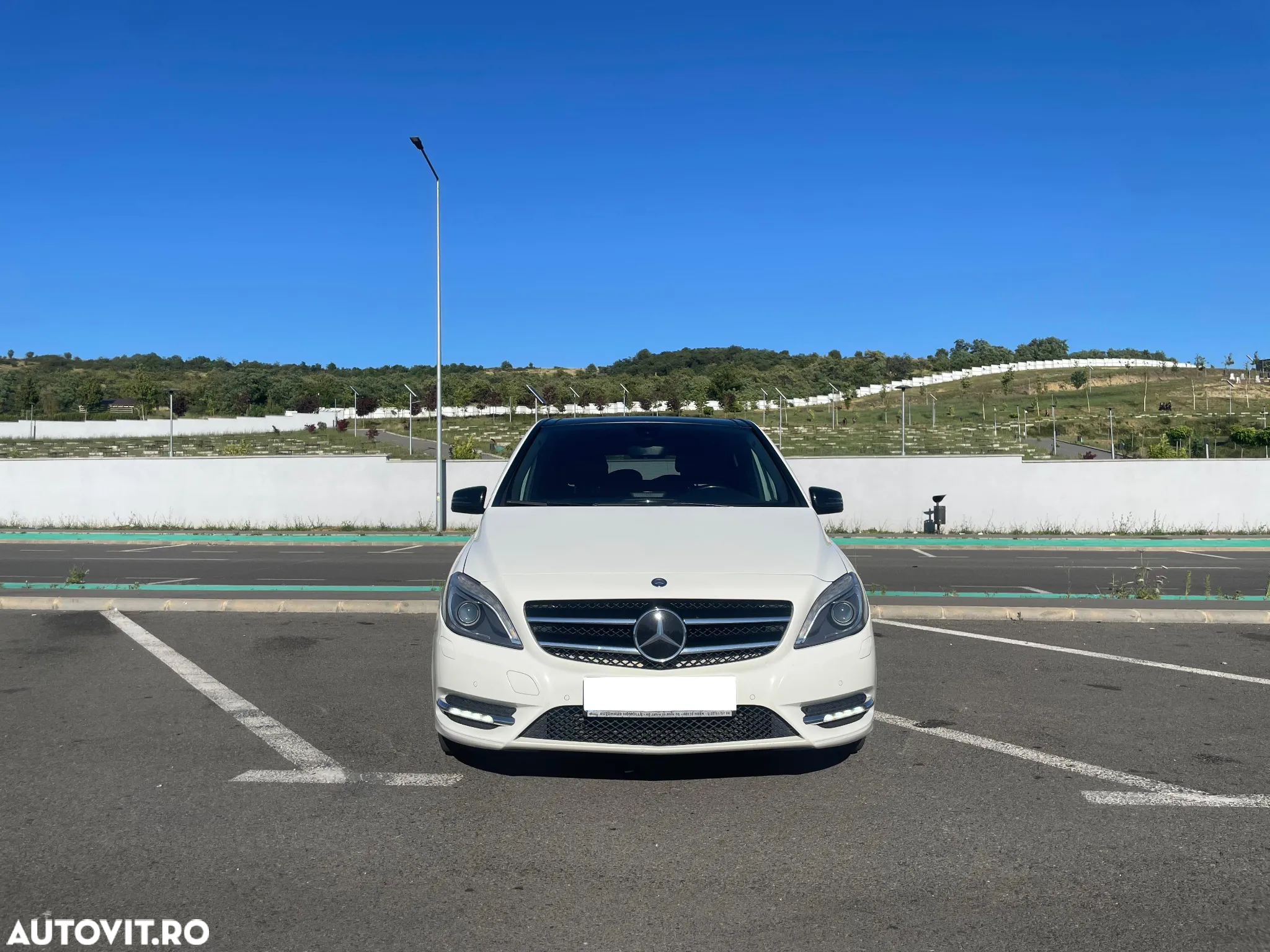 Mercedes-Benz B - 11