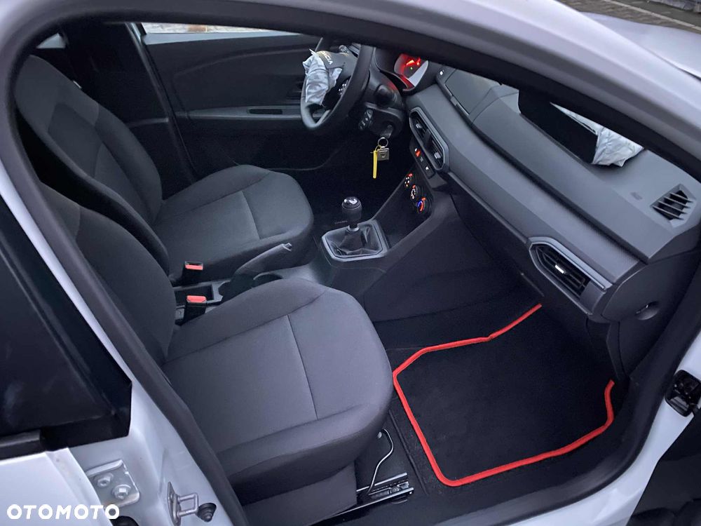 Dacia Sandero SCe 65 Essential - 9