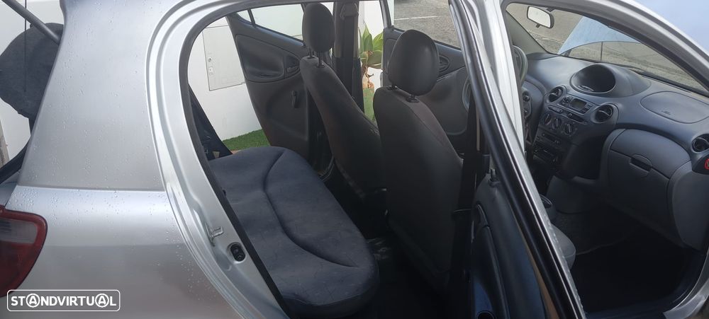 Toyota Yaris 1.0 Terra DA - 17