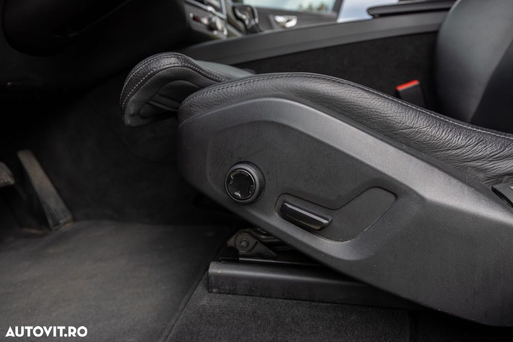 VOLVO XC60 2019 — imagine 13