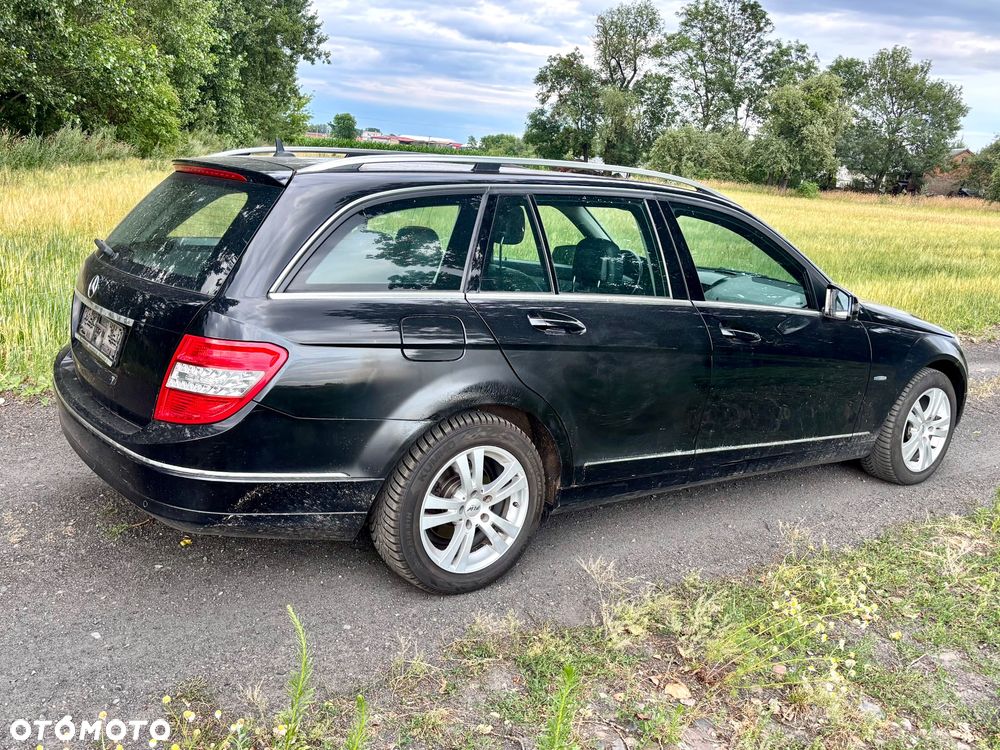 Mercedes-Benz Klasa C 180 CGI Automatik BlueEFFICIENCY Avantgarde - 4