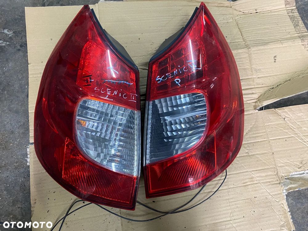 RENAULT SCENIC II LAMPA TYŁ PRAWA - 1