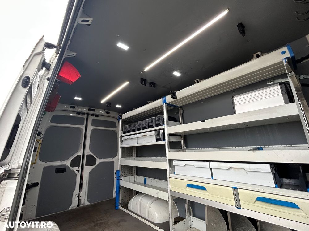 Volkswagen Crafter L3H3 AXA DUBLA SPATE - 17