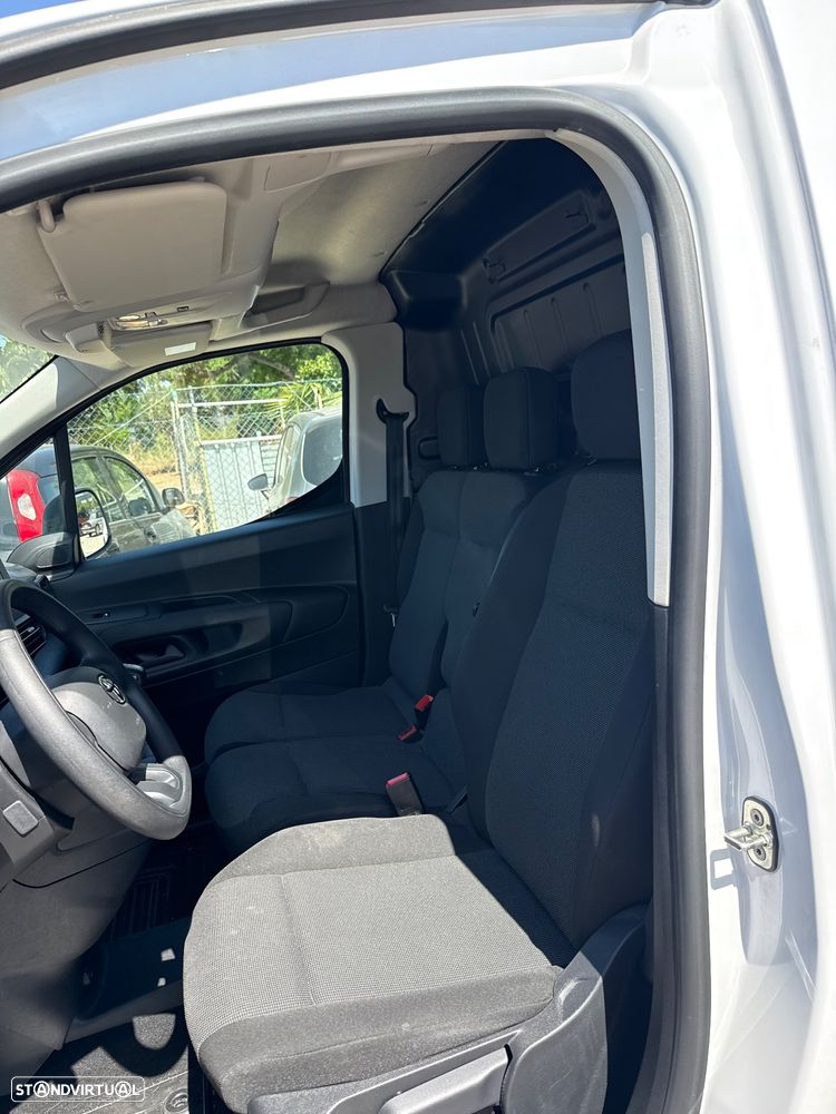 Toyota Proace City 1.5 D-4D 102cv L2 3 Lugares 2024 - 11