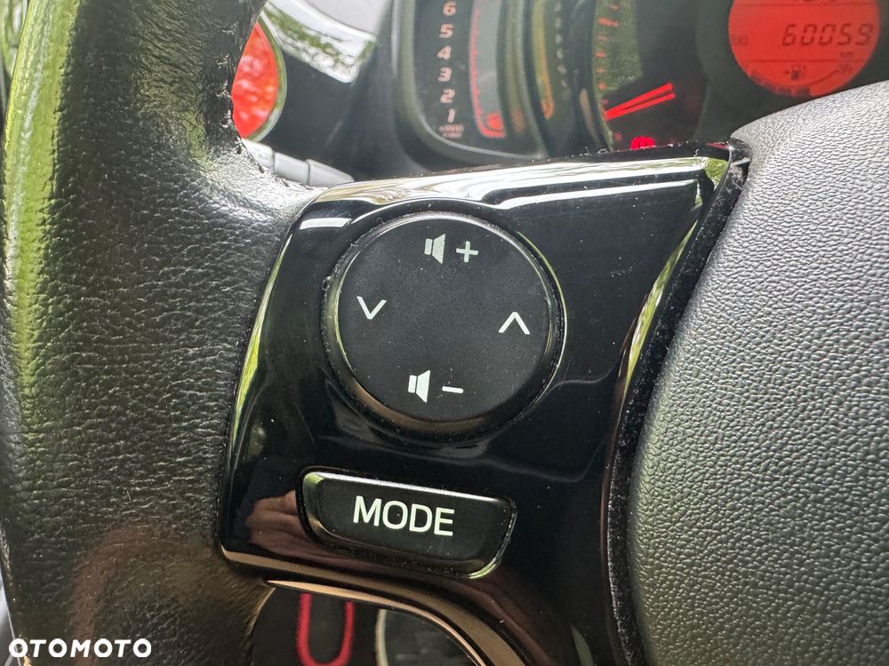 Toyota Aygo x-clusiv - 24