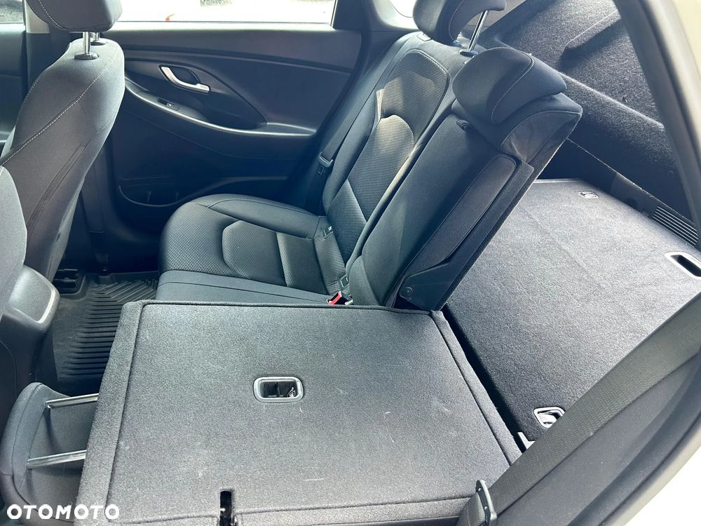 Hyundai i30 1.6 D Comfort - 16