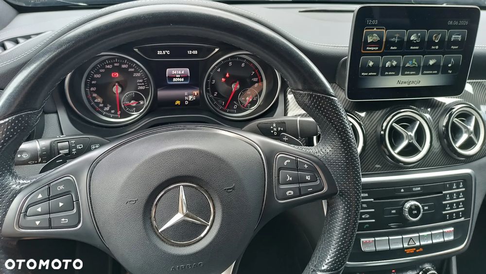 Mercedes-Benz CLA 180 7G-DCT UrbanStyle Edition - 11