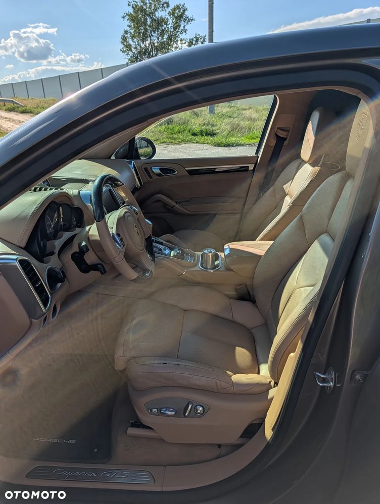 Porsche Cayenne GTS - 12