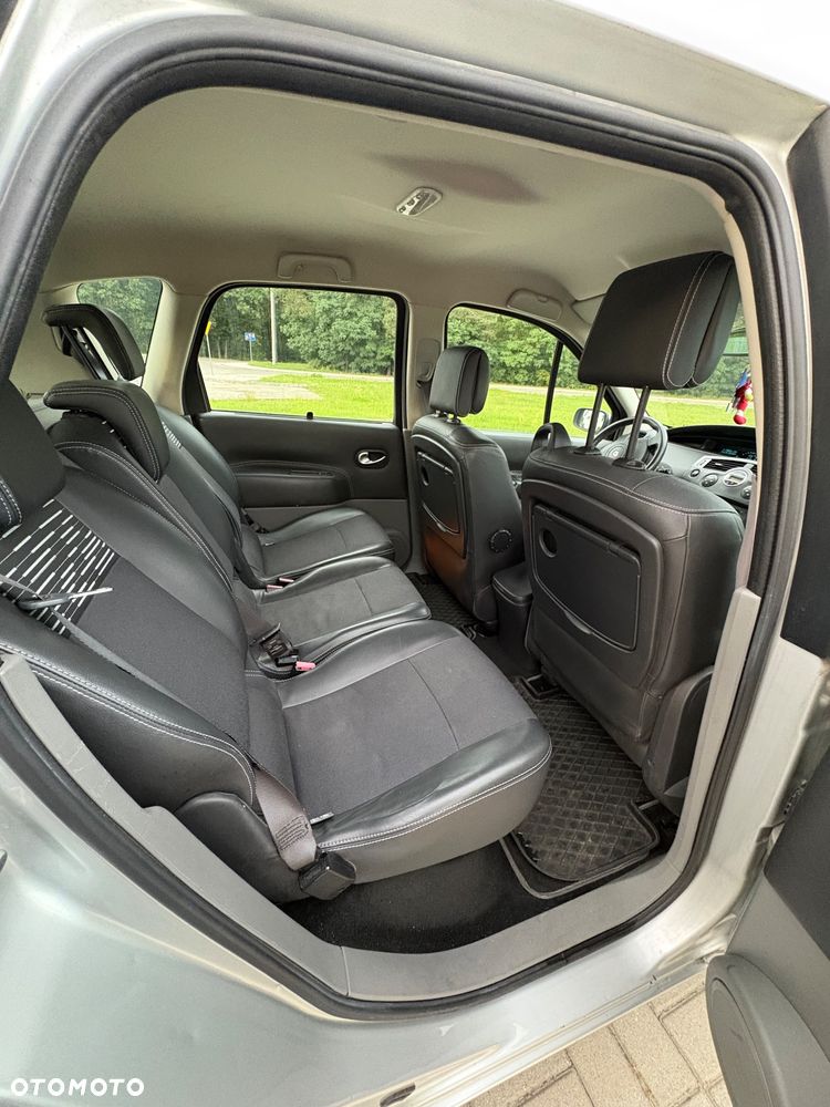 Renault Scenic - 1