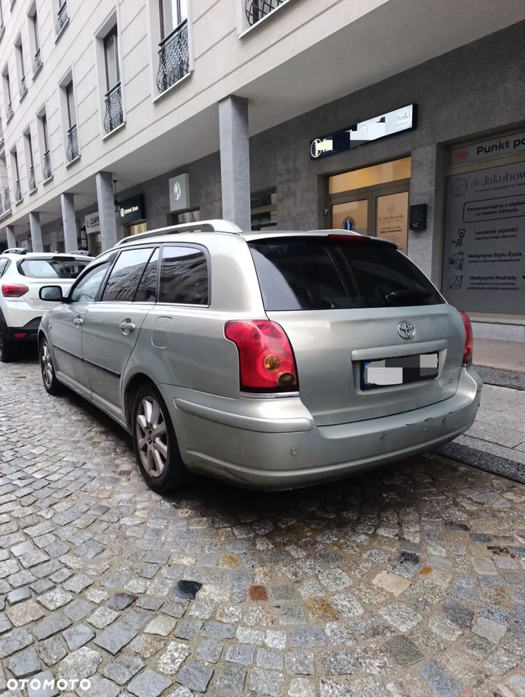 Toyota Avensis 2.0 D-4D Sol Plus - 3