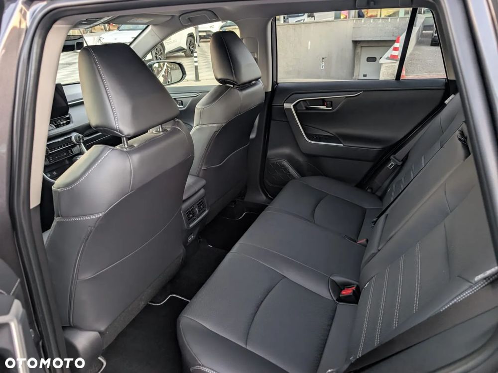 Toyota RAV4 - 10