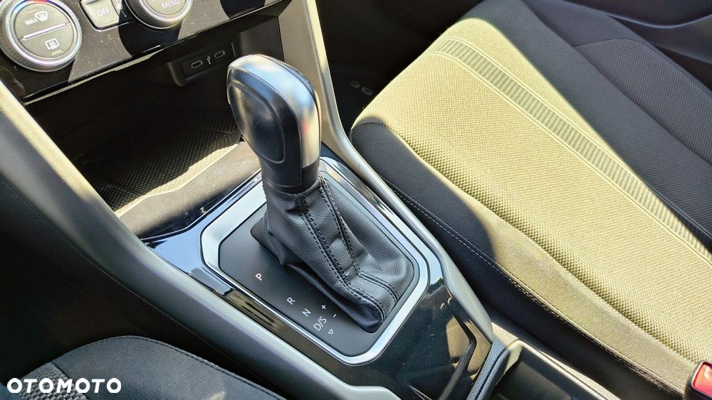 Volkswagen T-Roc - 29