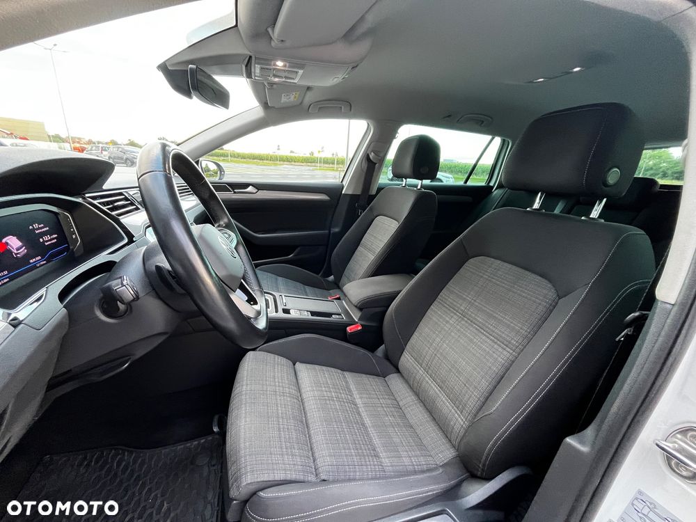Volkswagen Passat - 10