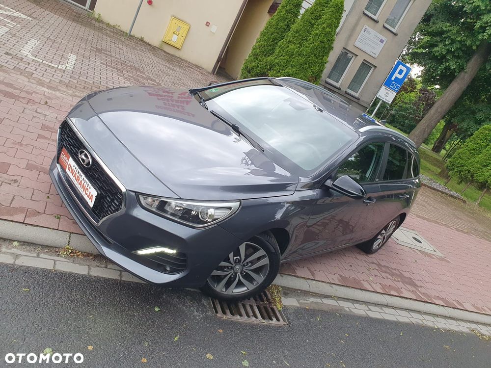 Hyundai i30 blue Kombi 1.4 YES Silver - 18