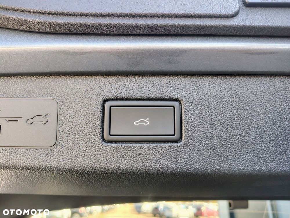 Volkswagen T-Roc - 12