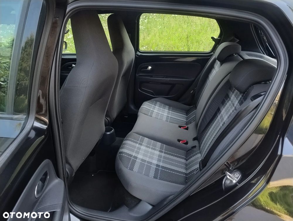 Volkswagen up! club - 18