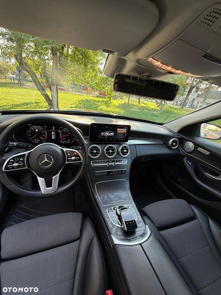 Mercedes-Benz Klasa C 300 d 4MATIC 9G-TRONIC - 17