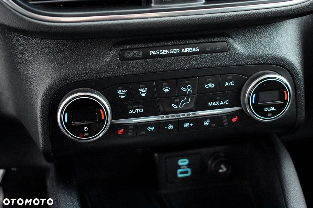 Ford Kuga 2.0 EcoBlue 4x4 TITANIUM X - 29