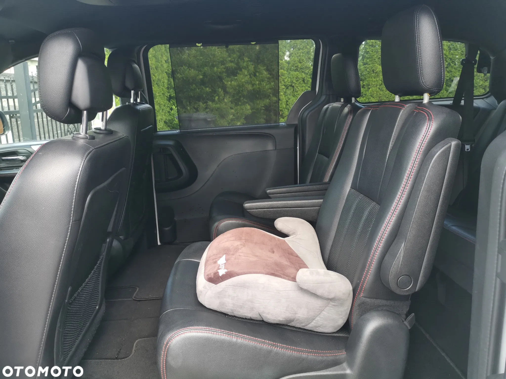 Dodge Grand Caravan - 10
