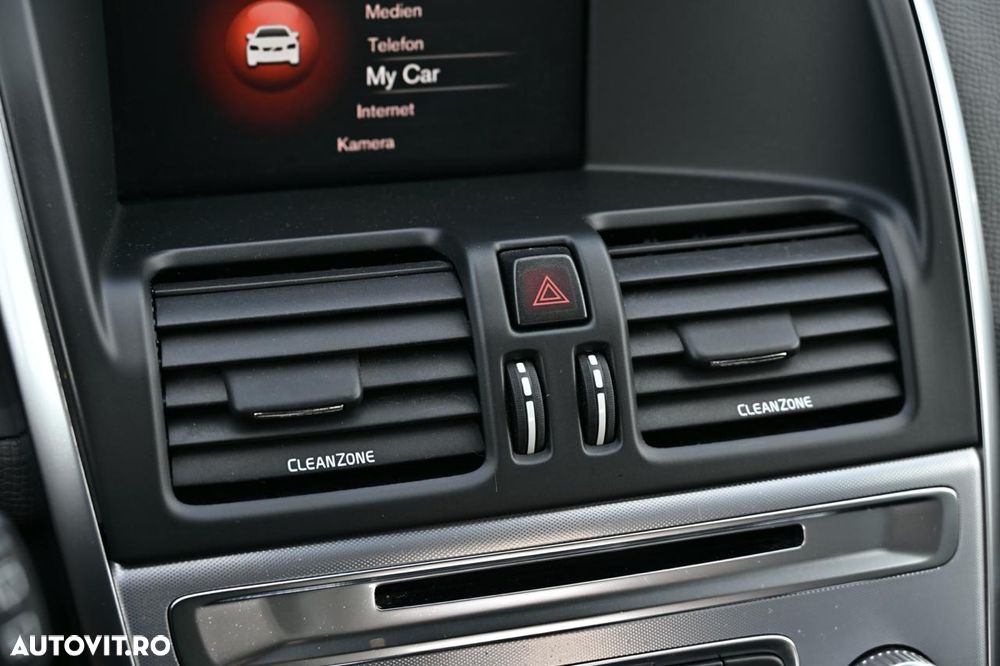 Volvo XC 60 D5 AWD Geartronic Summum - 37