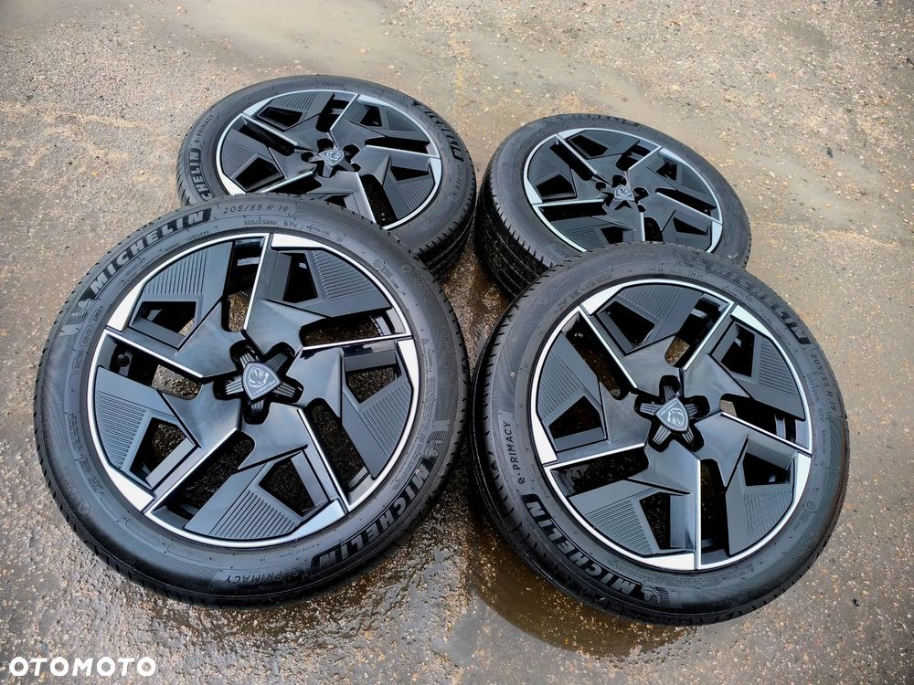 5x108 Felgi Aluminiowe Alufelgi Oryginalne 19 Koła Letnie Lato J.NOWE DEMO PEUGEOT 3008 II 2 5008 II 2 408 III 3 408X GT LINE GTLINE CITROEN C5 AIRCROSS DS7 CROSSBACK DS4 II 2 OPEL GRANDLAND X Legnica ALU-RAD 205/55 MICHELIN 24r. Kropki - 16